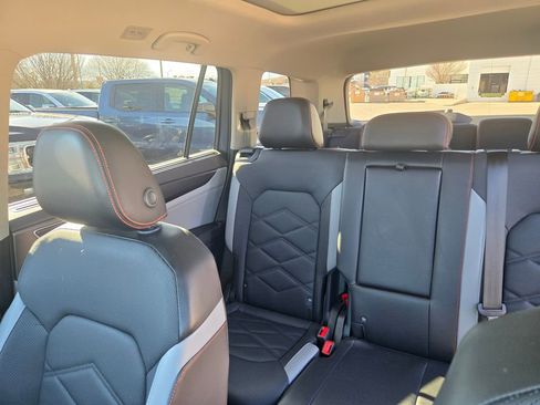 Used 2024 Volkswagen Atlas Peak Edition SE image 19