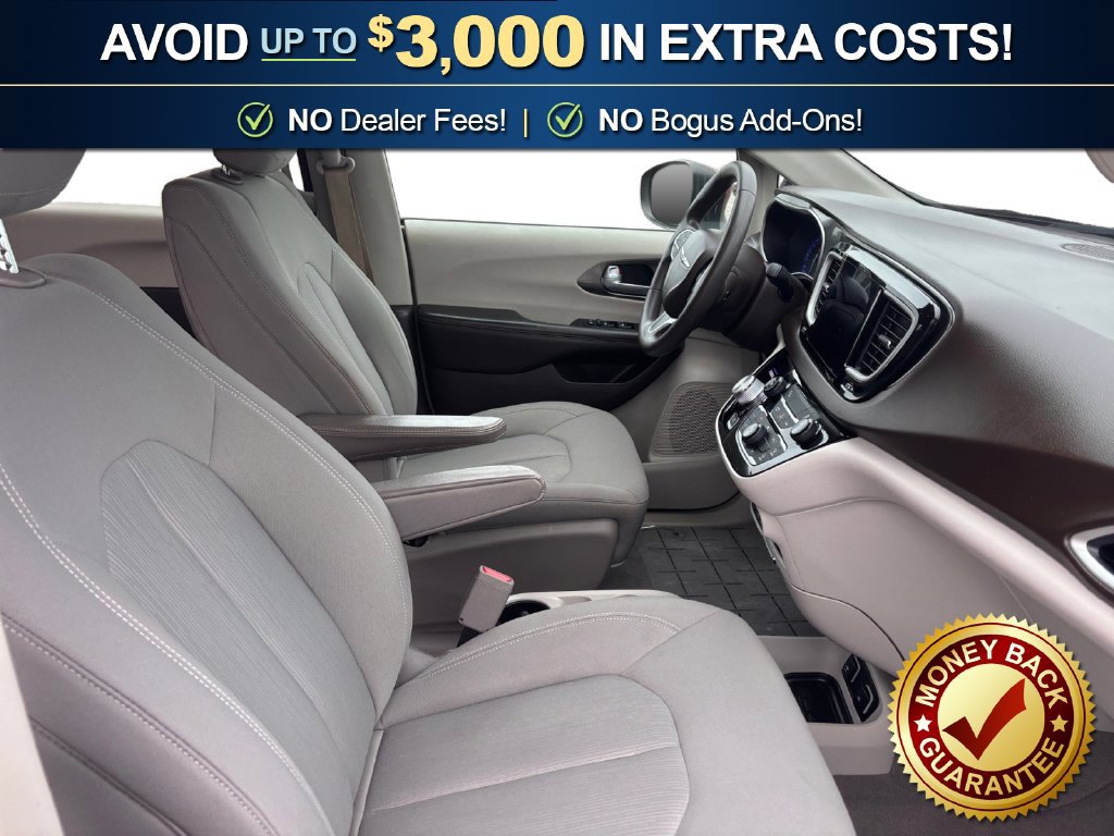 Used 2017 Chrysler Pacifica Touring FWD image 22
