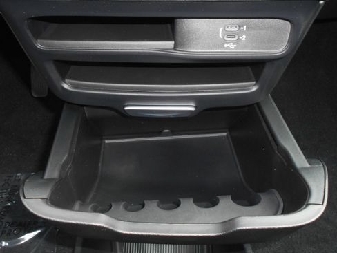 New 2026 Chrysler Pacifica Select image 19