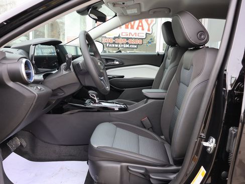 New 2026 Chevrolet Trax LT image 12