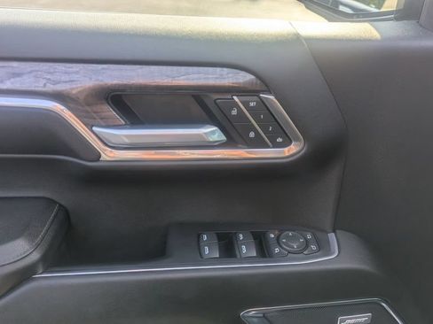 Used 2023 Chevrolet Silverado 1500 LTZ AWD/4WD image 19