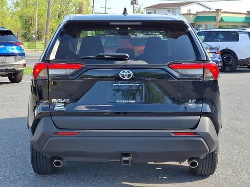 Used 2023 Toyota RAV4 LE AWD/4WD image 5