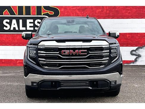 Used 2025 GMC Sierra 1500 SLT image 3