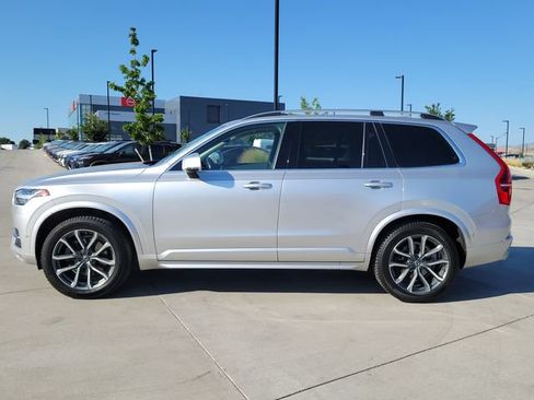 Used 2017 Volvo XC90 T6 Momentum w/ Vision Package AWD/4WD image 2