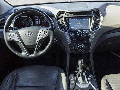 Used 2014 Hyundai Santa Fe GLS image 25