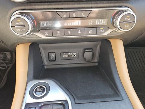 Used 2024 Nissan Sentra SV w/ SV Premium Package FWD image 10