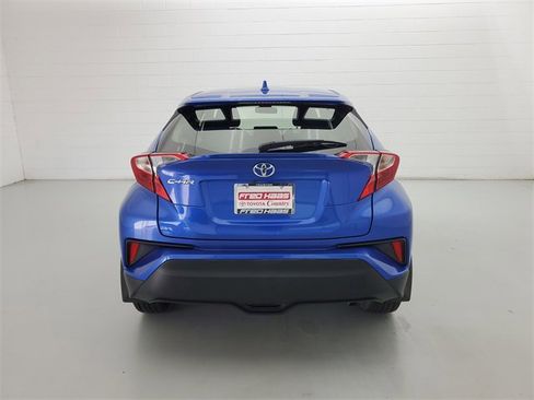Used 2020 Toyota C-HR XLE image 6