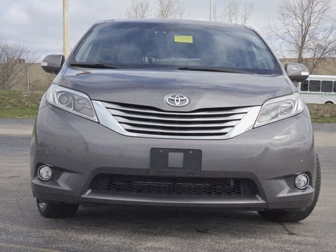 Used 2015 Toyota Sienna Limited Premium image 3
