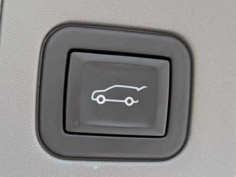 Certified 2024 Cadillac XT5 Premium Luxury w/ Technology Package FWD image 18