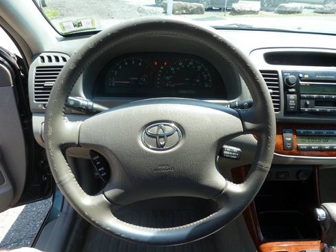 Used 2003 Toyota Camry XLE w/ XLE Premium Plus Pkg FWD image 14