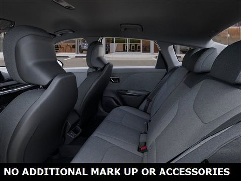 New 2025 Kia K4 LXS image 18