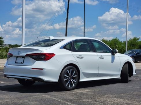 Used 2023 Honda Civic EX image 9