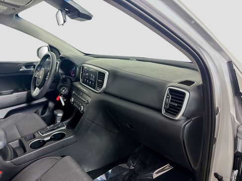 Used 2022 Kia Sportage LX image 28