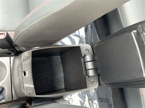 Used 2018 Toyota Corolla LE image 25