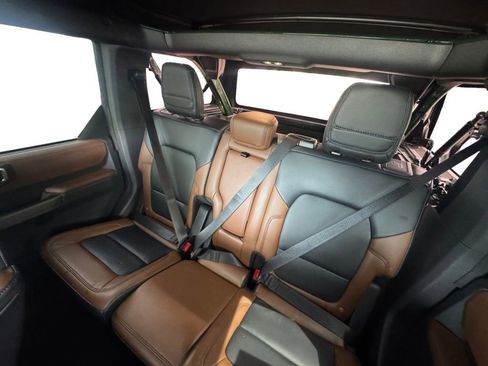 Used 2023 Ford Bronco Outer Banks AWD/4WD image 14