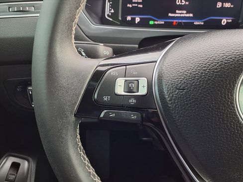 Used 2021 Volkswagen Tiguan SEL image 12