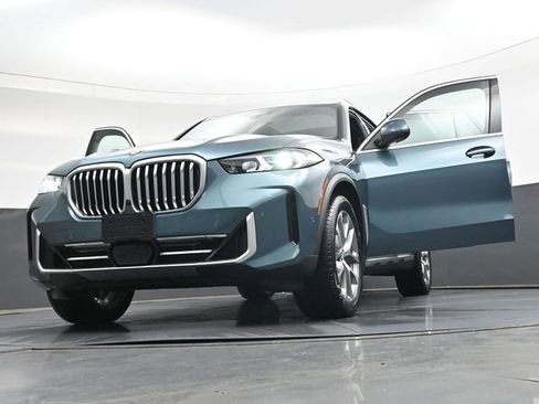 Used 2025 BMW X5 xDrive40i AWD/4WD image 47