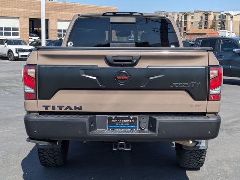 Used 2021 Nissan Titan PRO-4X w/ Pro-4x Convenience Package AWD/4WD image 4
