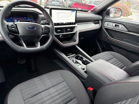 Used 2025 Ford Explorer ST-Line w/ ST-Line Street Pack image 27