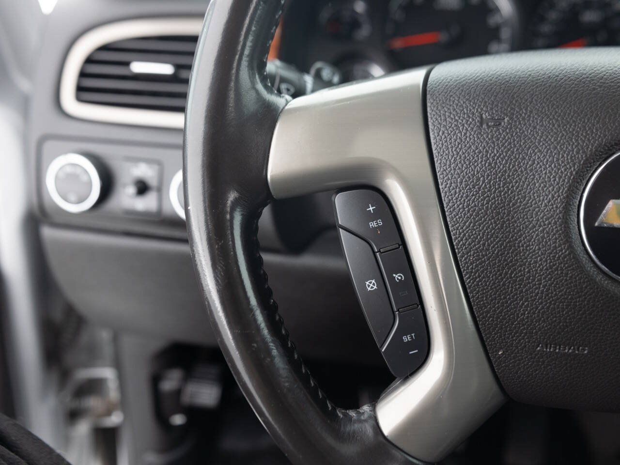 Used 2013 Chevrolet Suburban LT w/ Luxury Package AWD/4WD image 45