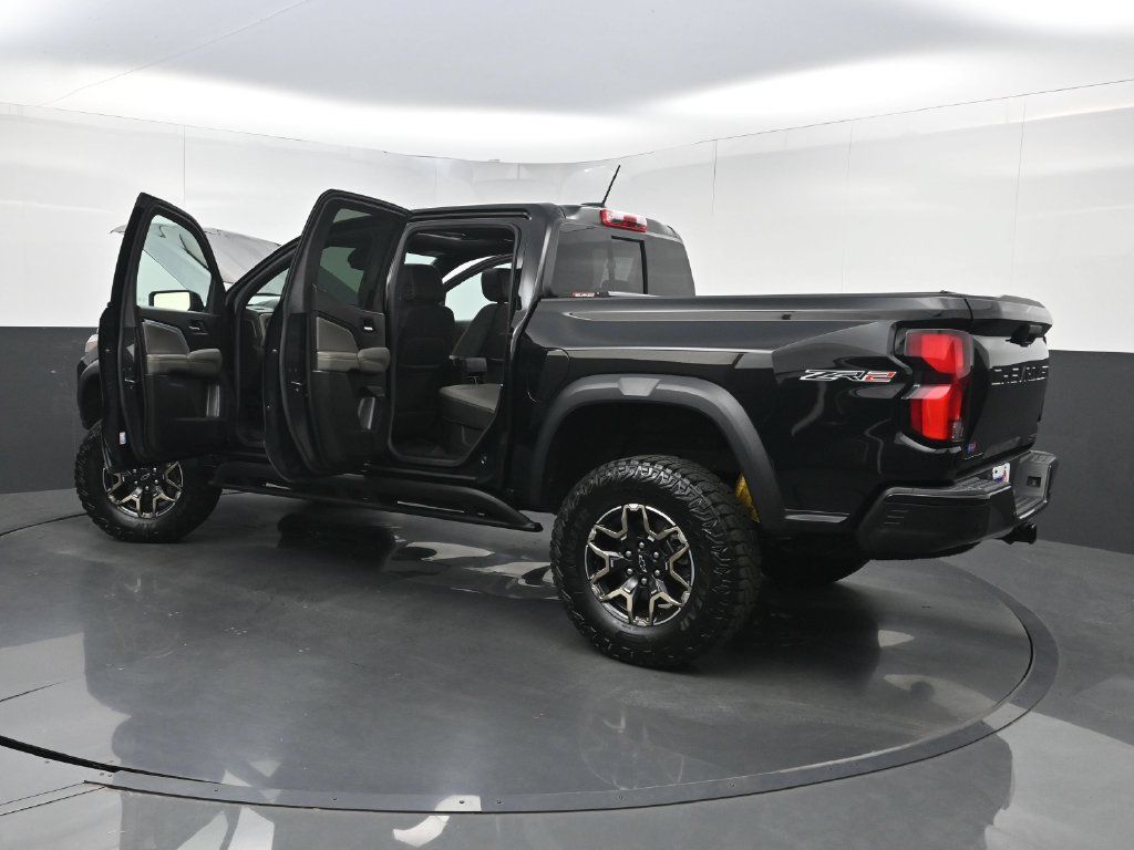 Used 2023 Chevrolet Colorado ZR2 w/ ZR2 Convenience Package III AWD/4WD image 38