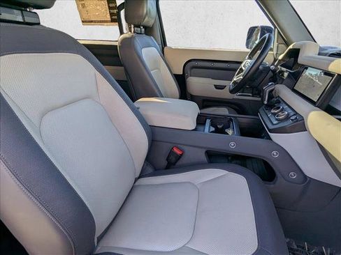 Used 2023 Land Rover Defender 90 X-Dynamic SE image 19