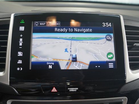 Used 2016 Honda Pilot Touring image 18