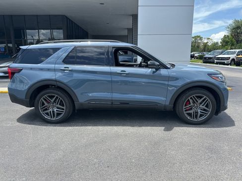 Used 2026 Ford Explorer ST-Line w/ ST-Line Street Pack RWD image 3