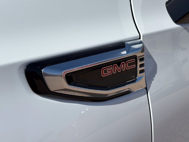 New 2026 GMC Yukon Denali w/ Denali Reserve Package AWD/4WD image 10
