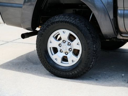Used 2014 Toyota Tacoma 4x4 Double Cab w/ TRD Off-Road Package image 16