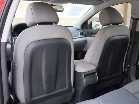 Used 2017 Hyundai Elantra SE FWD image 17