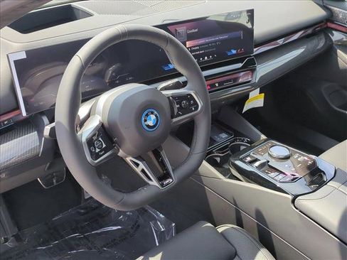 New 2026 BMW i5 eDrive40 RWD image 3