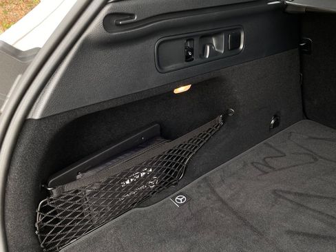 Used 2025 Mercedes-Benz GLC 300 image 33