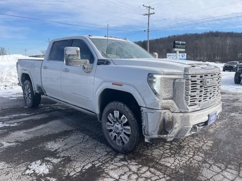 Used 2024 GMC Sierra 3500 Denali Ultimate image 3
