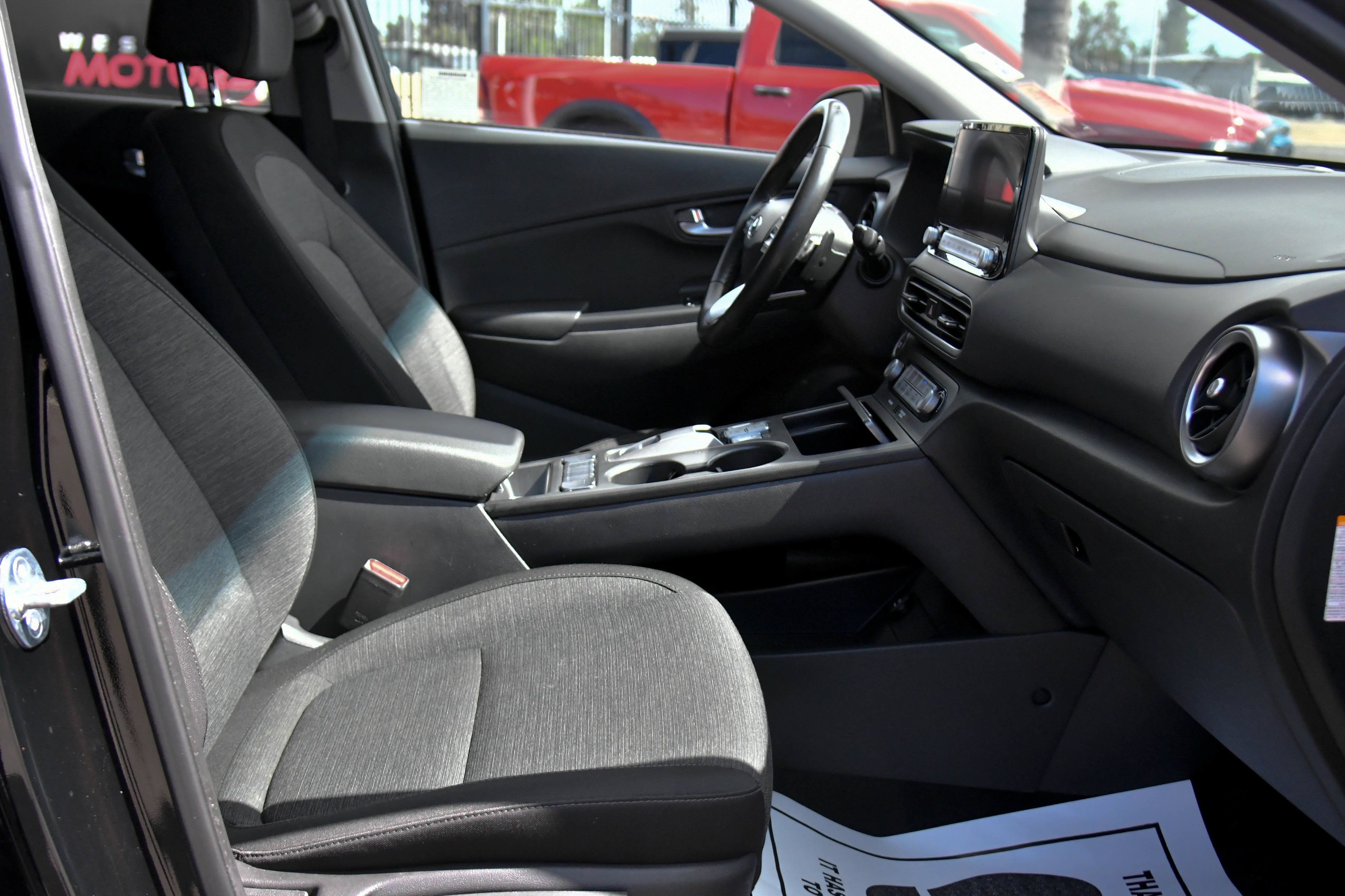 Used 2023 Hyundai Kona SEL FWD image 47