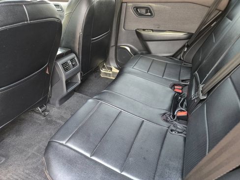 Used 2023 Nissan Rogue S AWD/4WD image 19