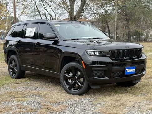 New 2025 Jeep Grand Cherokee L Altitude image 2