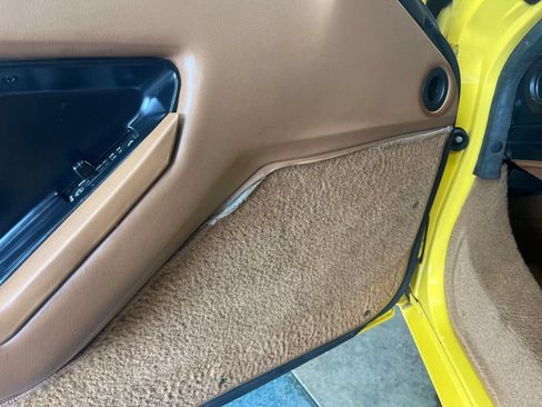 Used 1988 Chevrolet Corvette Coupe RWD image 28