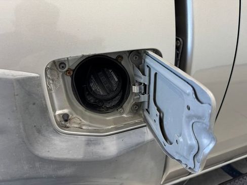 Used 2002 Nissan Frontier XE image 40