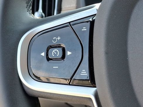 Certified 2026 Volvo XC90 B6 Plus AWD/4WD image 23