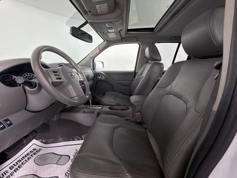 Used 2019 Nissan Frontier SL image 12