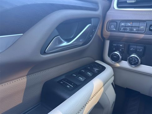 Used 2022 GMC Yukon Denali image 32