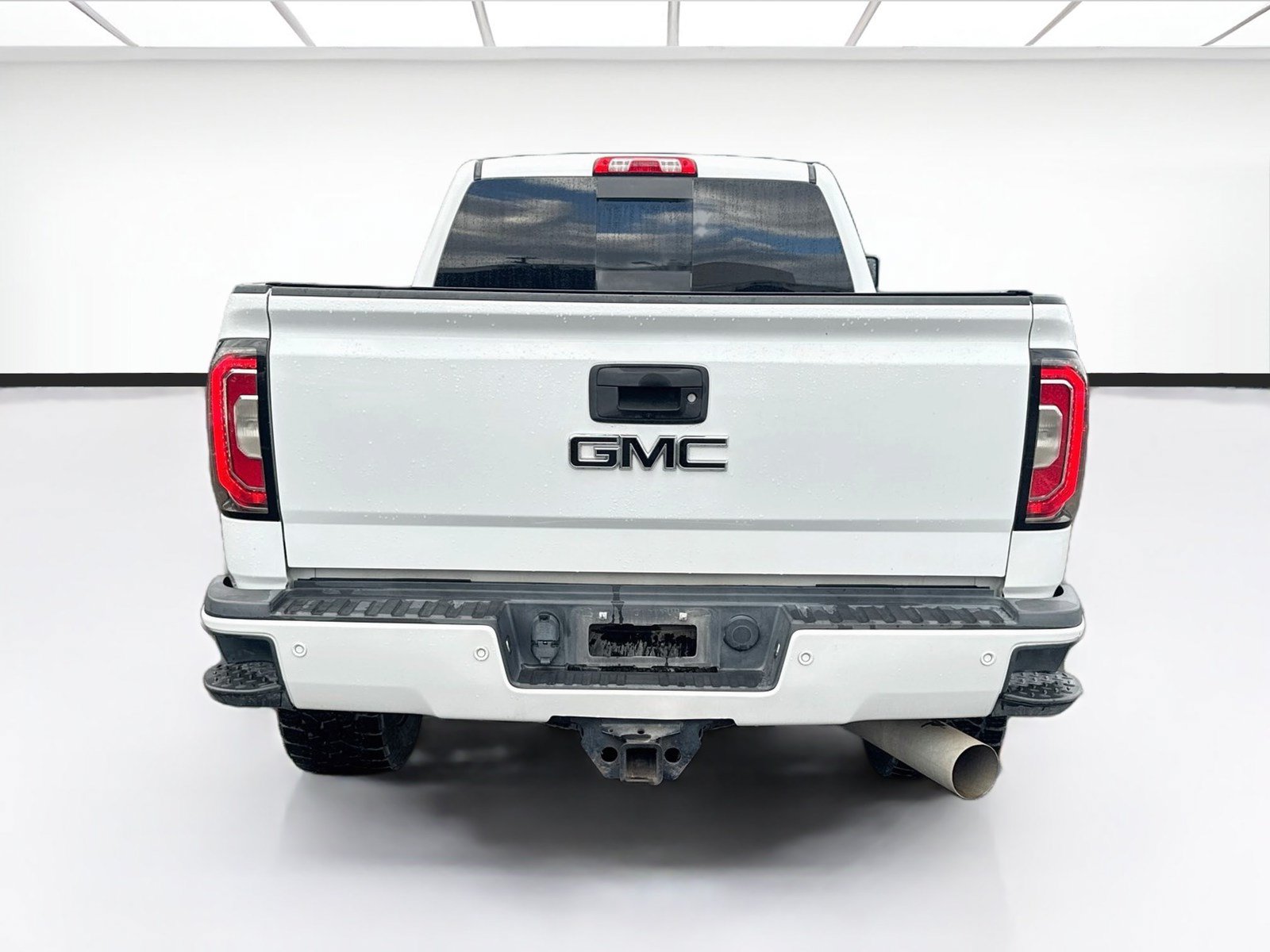 Used 2017 GMC Sierra 2500 Denali w/ Duramax Plus Package AWD/4WD image 5