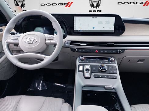 Used 2024 Hyundai Palisade Limited image 10