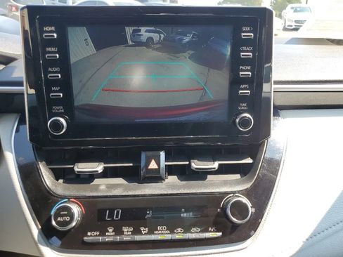 Used 2020 Toyota Corolla SE image 3