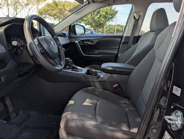 Used 2021 Toyota RAV4 XLE FWD image 26