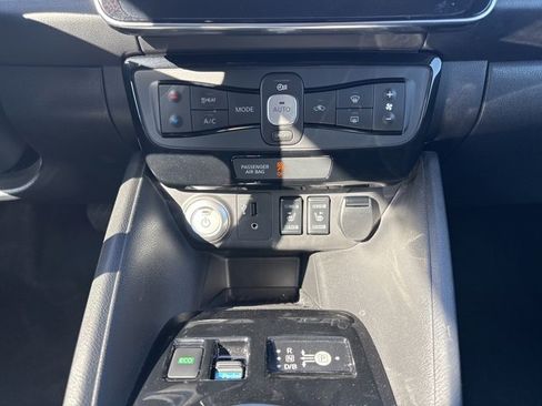 Used 2019 Nissan Leaf SL w/ SL Technology Package image 11