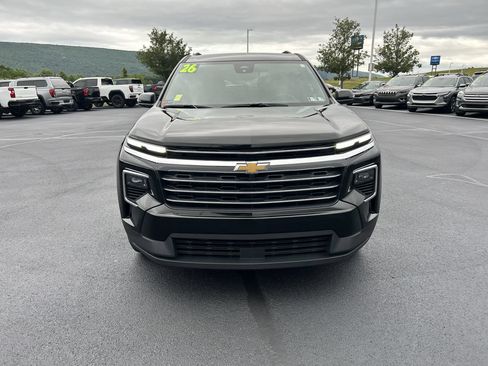 Used 2026 Chevrolet Traverse LT AWD/4WD image 2