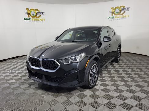 Certified 2025 BMW X2 xDrive28i w/ Convenience Package AWD/4WD image 3
