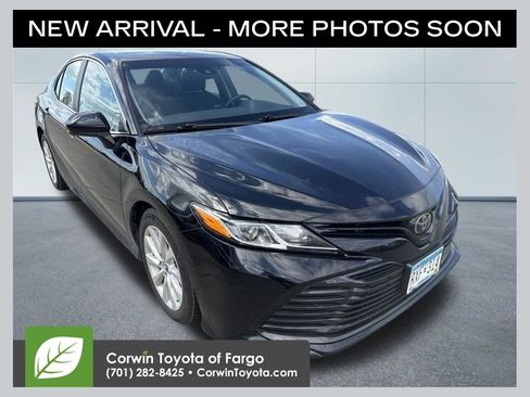 Used 2018 Toyota Camry LE FWD image 1